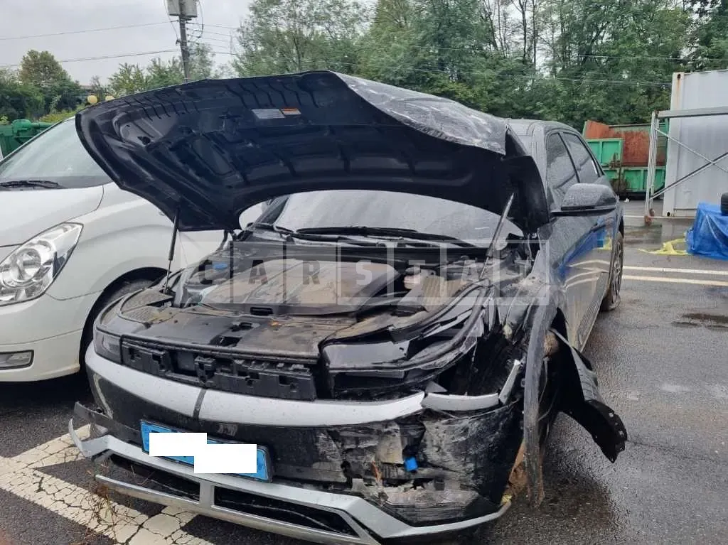 Photo 2 of 7: 2024 Hyundai Modern Ionic 5 — Korean insurance auction
