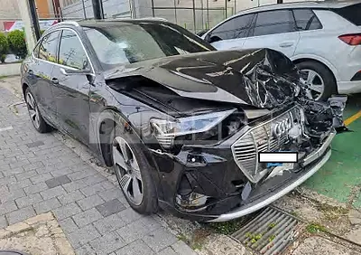 Photo 1 of 17: 2022 Audi e-tron Sportback 55 quattro — Korean insurance auction