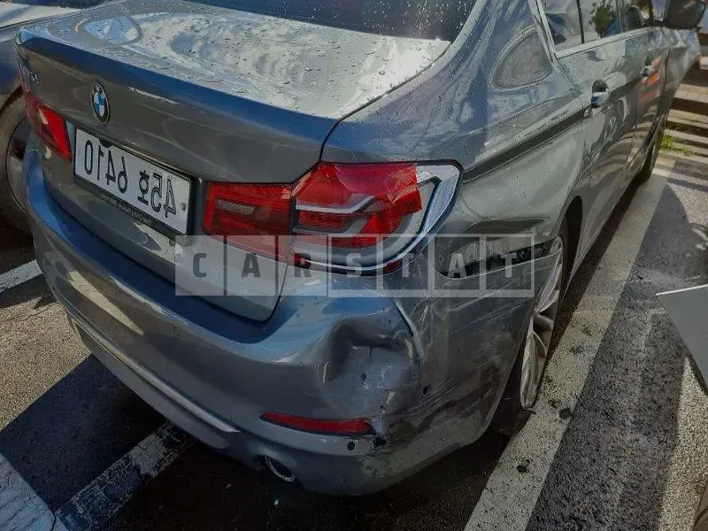 Photo 2 of 9: 2019 BMW 520d Luxury, VIN WBAJF3101KBS69955 — Korean insurance auction