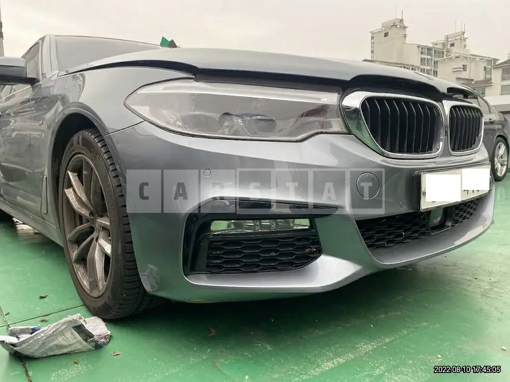 Photo 2 of 17: 2018 BMW 530i xDrive, VIN WBAJD9104JWC12135 — Korean insurance auction