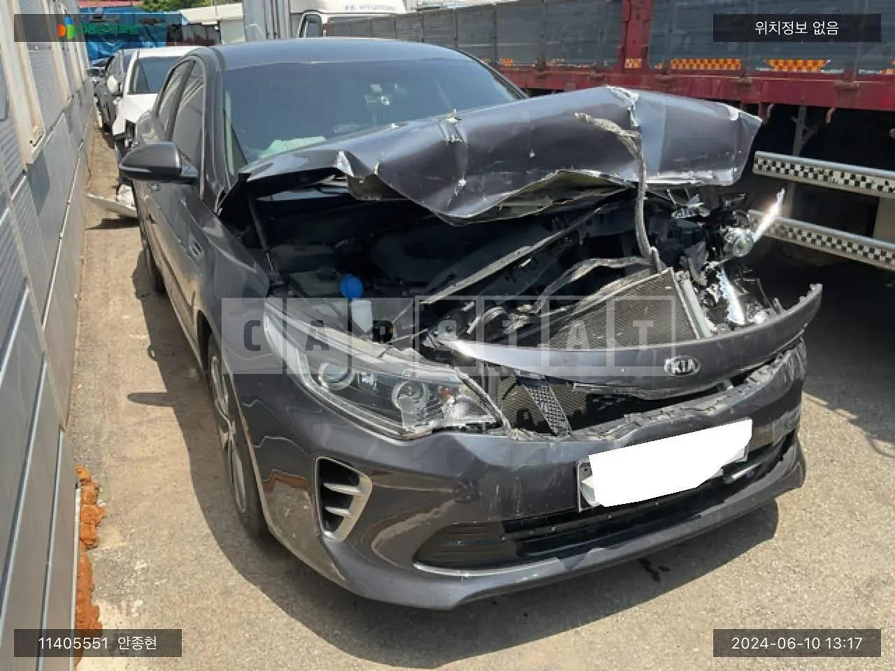Photo 2 of 10: 2015 Kia K5, VIN KNAGX411BGA013061 — Korean insurance auction