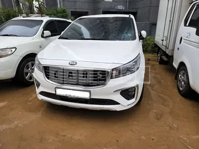 Photo 1 of 4: 2019 Kia Carnival Limousine, VIN KNAME811BKS588312 — Korean insurance auction