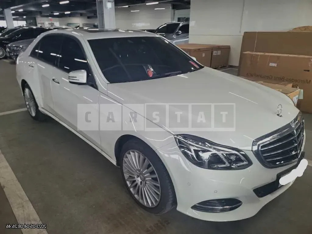 Photo 2 of 9: 2016 Mercedes-Benz E300, VIN WDDHF5FB8GB311798 — Korean insurance auction