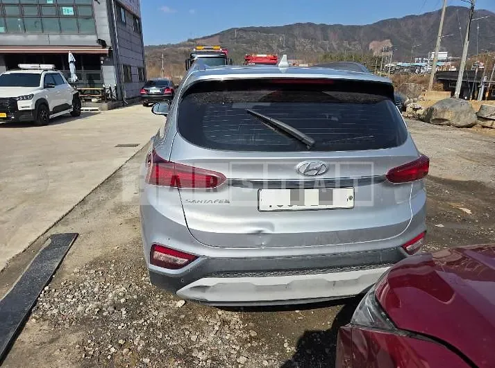 Photo 2 of 11: 2020 Hyundai Santa Fe TM — Korean insurance auction