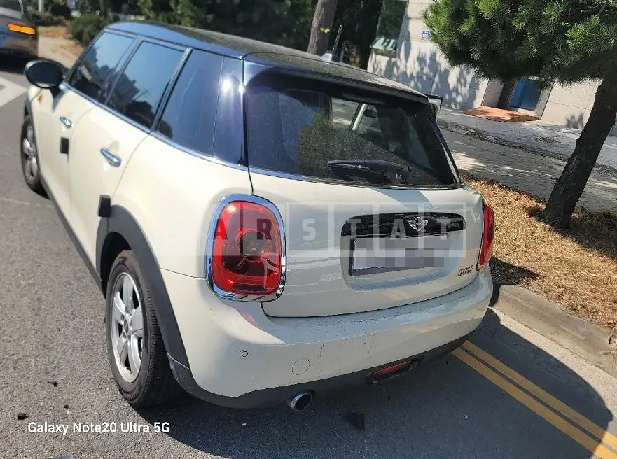 Photo 2 of 10: 2016 MINI Cooper Five-Door — Korean insurance auction