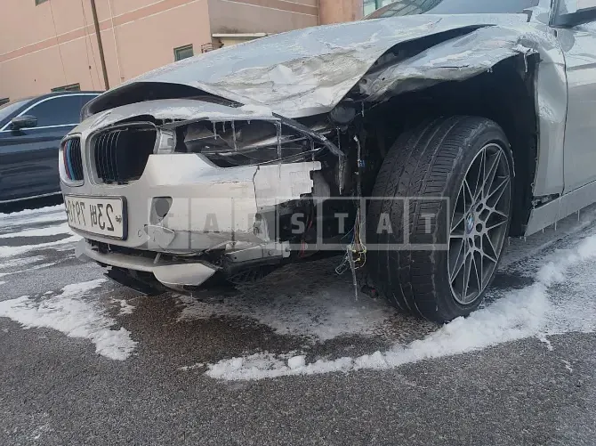 Photo 3 of 3: 2015 BMW 320d, VIN WBA3D3105FK275813 — Korean insurance auction