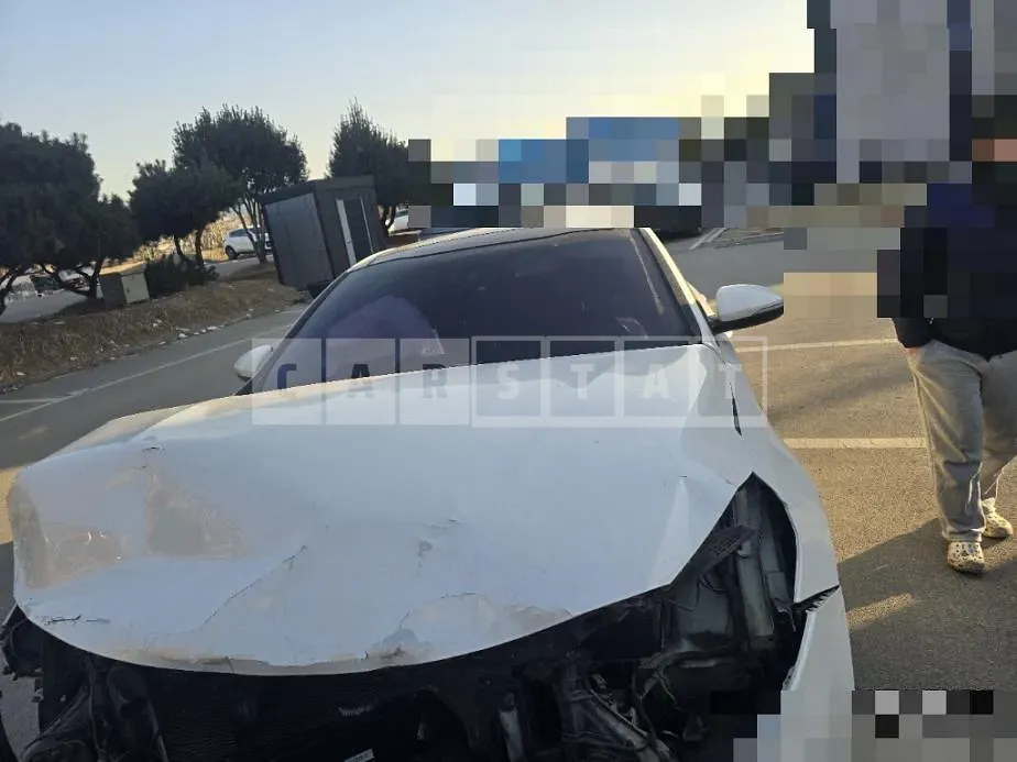 Photo 2 of 2: 2015 Kia K5 2.0 — Korean insurance auction