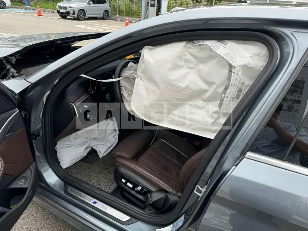 Photo 2 of 20: 2019 BMW 530i xDrive M Sport Package Plus — Korean insurance auction