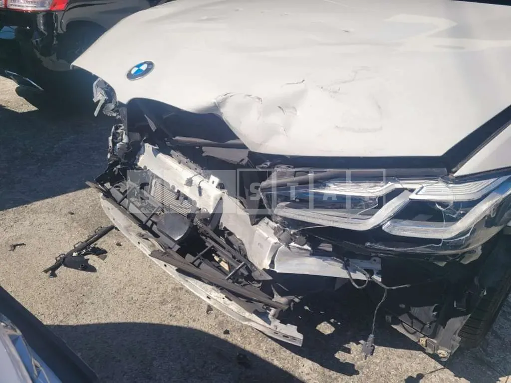 Photo 2 of 24: 2021 BMW 520i — Korean insurance auction