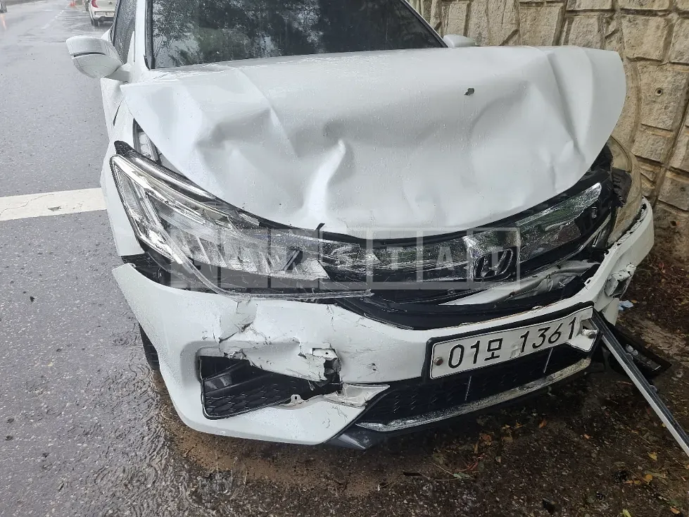 Photo 2 of 3: 2017 Honda Accord 2.4 — Korean insurance auction