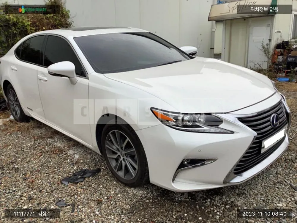 Photo 2 of 10: 2017 Lexus ES300h, VIN JTHBW1GG8H2164434 — Korean insurance auction