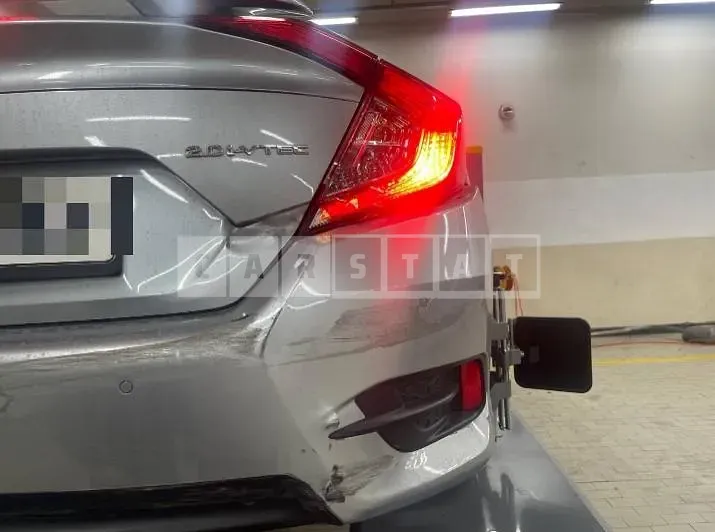 Photo 2 of 25: 2017 Honda Civic 4d, VIN 19XFC2673HE300118 — Korean insurance auction