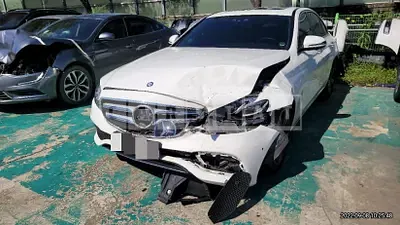 Photo 1 of 24: 2017 Mercedes-Benz E 300 4Matic, VIN WDDZF4KB2HA188690 — Korean insurance auction