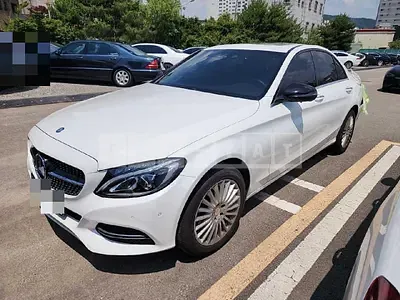 Photo 1 of 10: 2016 Mercedes-Benz C200, VIN WDDWF4CB8HF445372 — Korean insurance auction