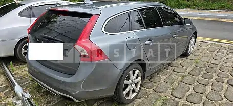 Photo 2 of 8: 2017 Volvo V60 D3 — Korean insurance auction