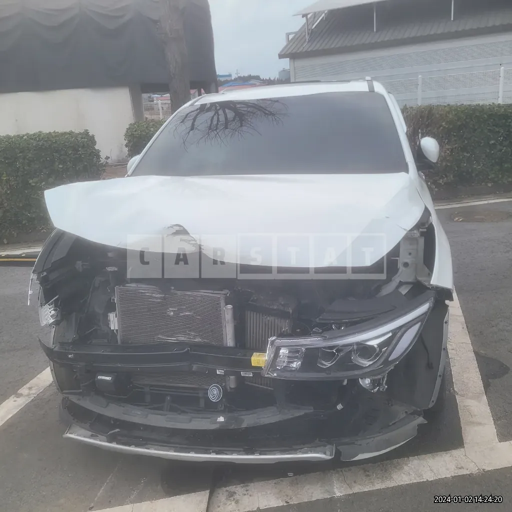 Photo 2 of 7: 2018 Kia Carnivals, VIN KNAME81ABKS460805 — Korean insurance auction