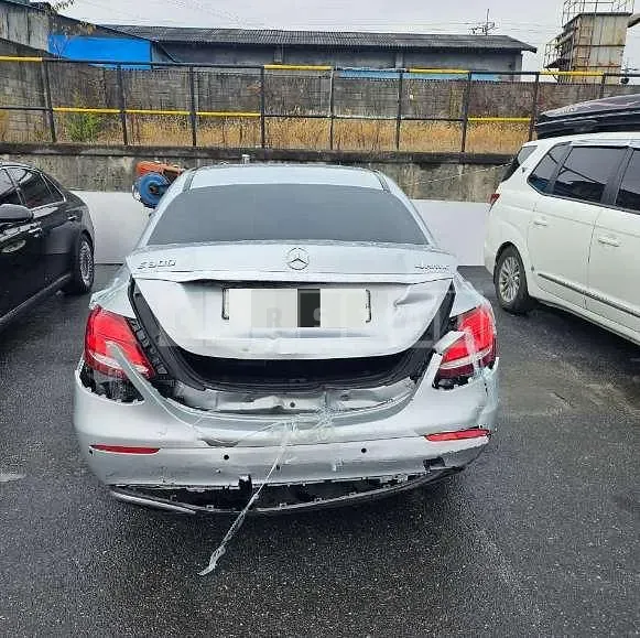 Photo 2 of 9: 2020 Mercedes-Benz E300 4Matic — Korean insurance auction