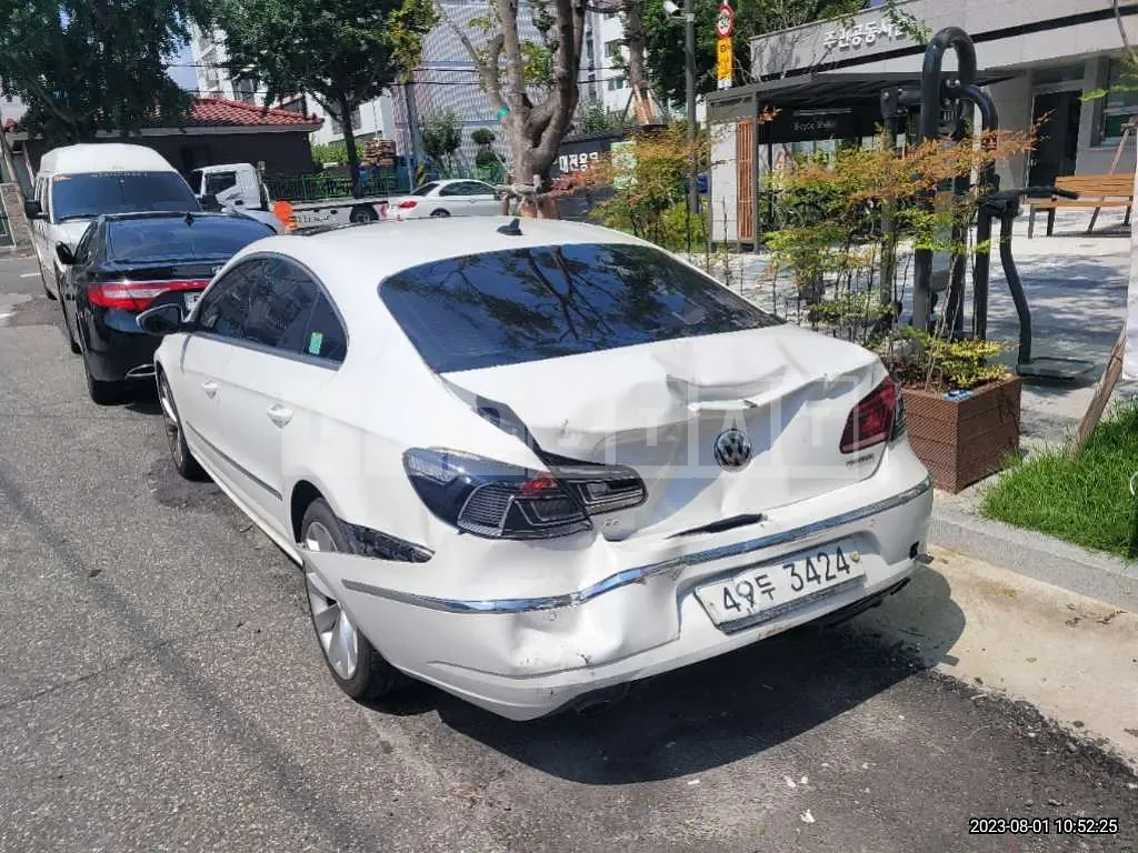 Photo 2 of 6: 2015 Volkswagen CC 2.0 TDI Blue Motion 4MOTION, VIN WVWZZZ3CZFE807299 — Korean insurance auction
