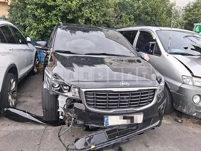 Photo 1 of 15: 2018 Kia Carnival 9 Seater — Korean insurance auction