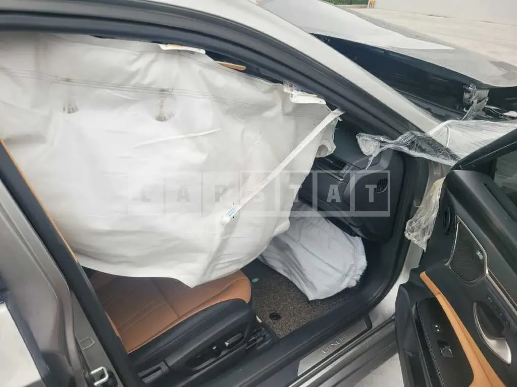 Photo 2 of 14: 2024 Lexus ES300h, VIN JTHBA1C1XR2022202 — Korean insurance auction