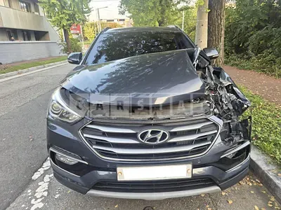 Photo 1 of 15: 2017 Hyundai Santa Fe, VIN KMHSW81UBJU777851 — Korean insurance auction