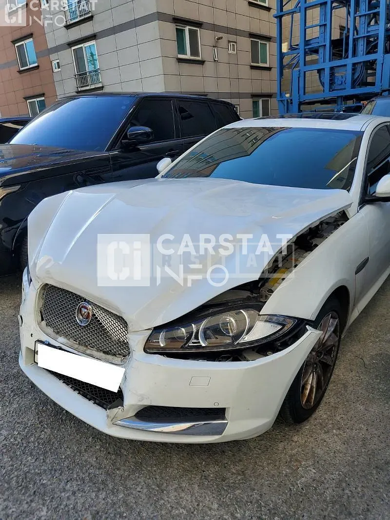 Photo 2 of 8: 2015 Jaguar XF 2.2d, VIN SAJAA06J7FDU66996 — Korean insurance auction