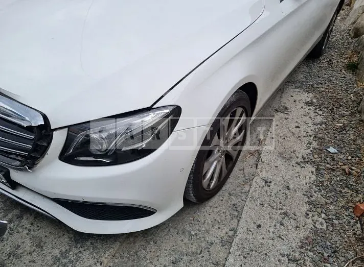 Photo 2 of 41: 2019 Mercedes-Benz E220d 4Matic, VIN WDDZF0FB4KA692717 — Korean insurance auction