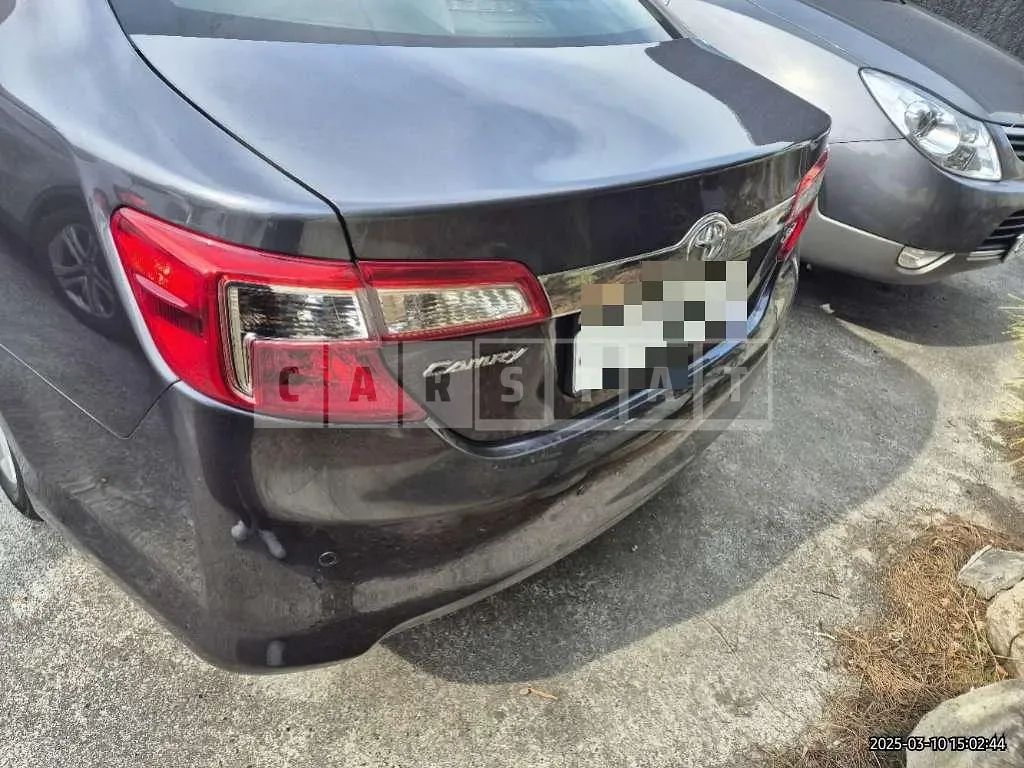Photo 2 of 10: 2014 Toyota Camry — Korean insurance auction