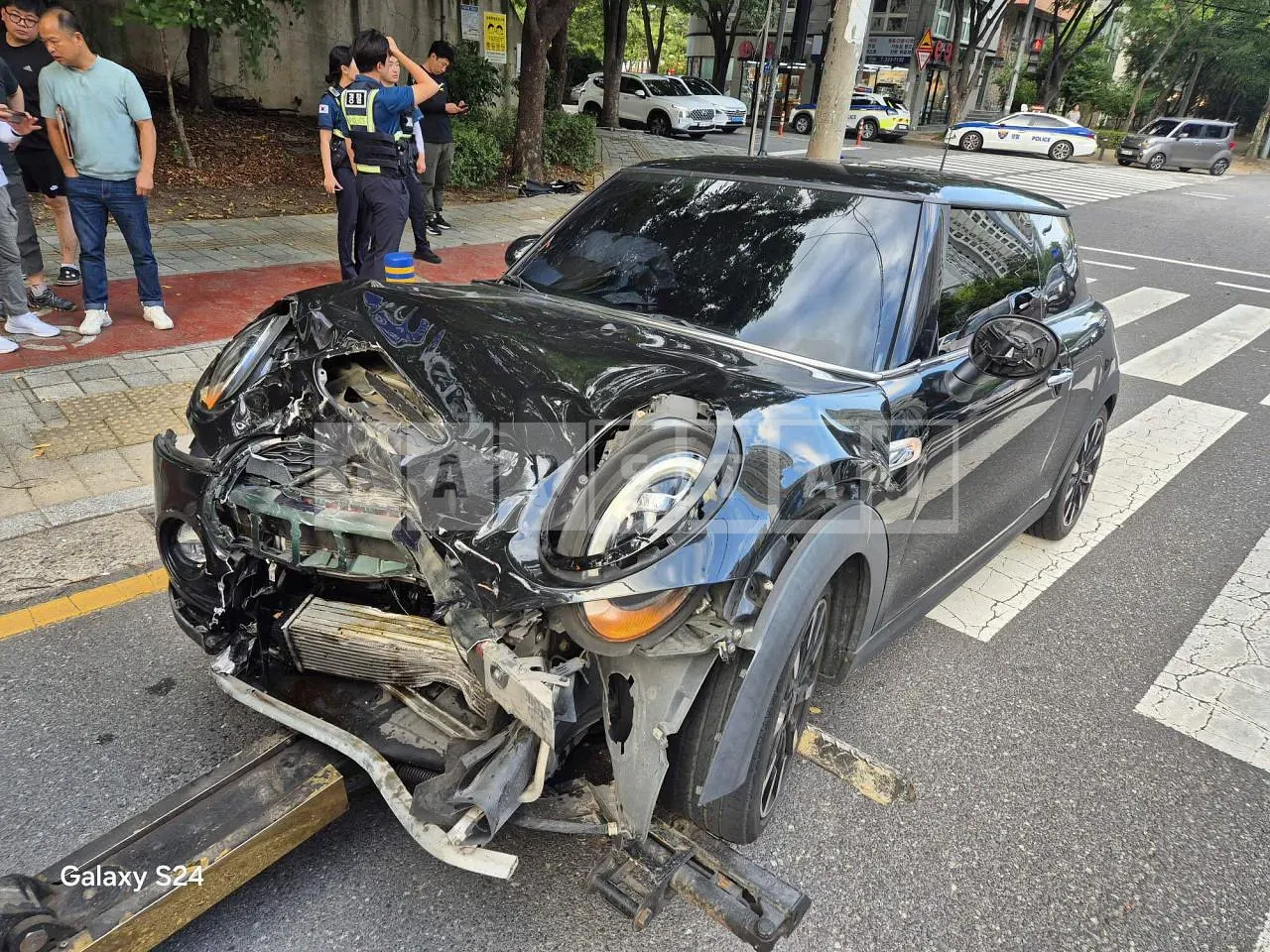 Photo 2 of 13: 2016 MINI Cooper S, VIN WMWXP7103G3B32034 — Korean insurance auction