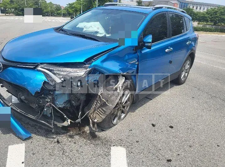 Photo 2 of 6: 2016 Toyota RAV4 Hybrid, VIN JTMDJREVXGD016197 — Korean insurance auction
