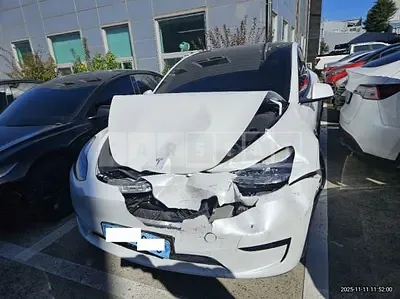 Photo 1 of 13: 2024 Tesla Model Y RWD, VIN LRWYGCFS1RC562457 — Korean insurance auction