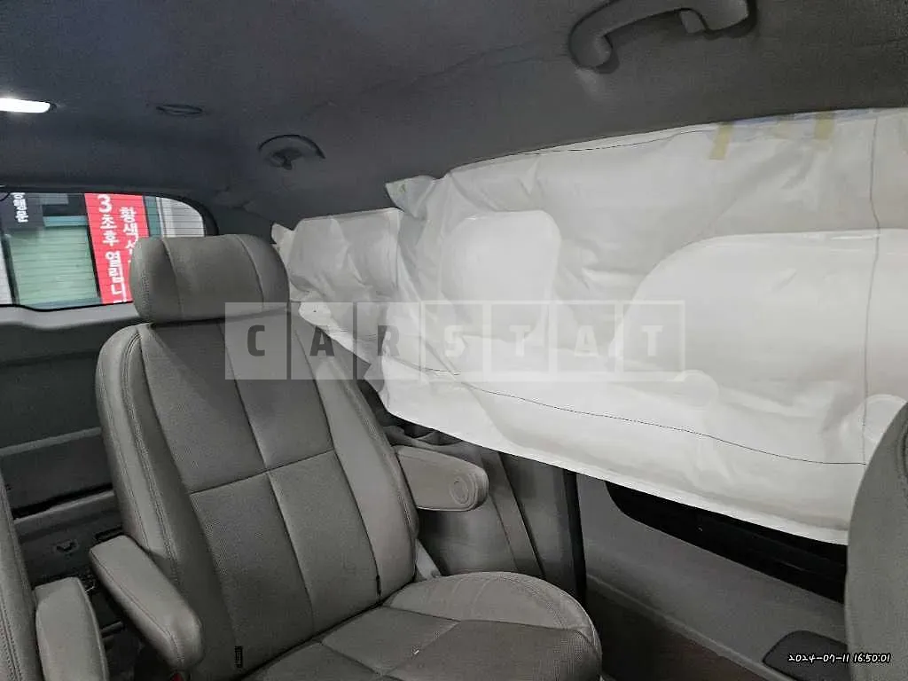 Photo 2 of 14: 2019 Kia Carnival — Korean insurance auction