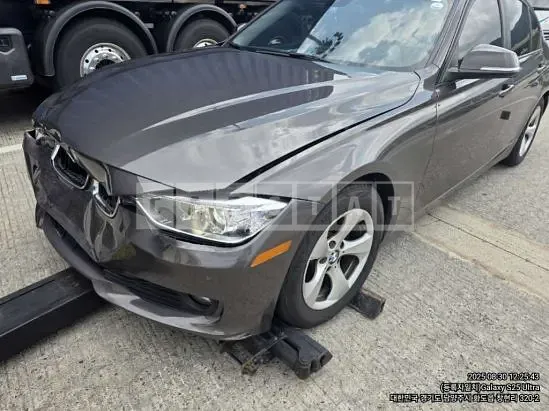 Photo 2 of 16: 2015 BMW 320d Efficient Dynamics Edition — Korean insurance auction