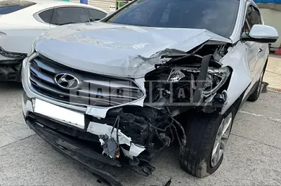 Photo 1 of 12: 2015 Hyundai Santa Fe, VIN KMHSW81UBGU589026 — Korean insurance auction