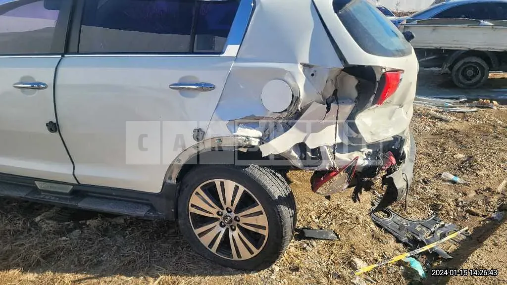 Photo 2 of 13: 2016 Kia Sportage R, VIN KNAPE813BGK794592 — Korean insurance auction