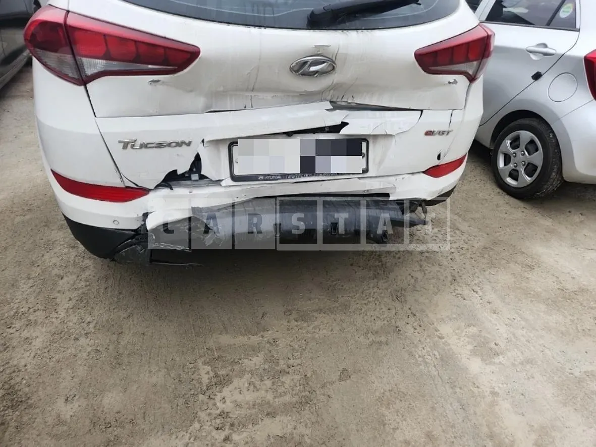 Photo 2 of 28: 2017 Hyundai Tucson TL 1.7, VIN KMHJ3815GHU457074 — Korean insurance auction