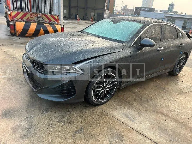 Photo 2 of 18: 2021 Kia K5, VIN KNAG6412BMA106337 — Korean insurance auction