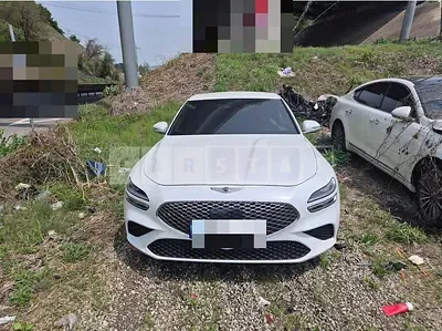 Photo 1 of 23: 2021 Genesis G70 4WD, VIN KMTG341ADNU096412 — Korean insurance auction