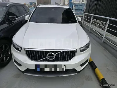 Photo 1 of 27: 2022 Volvo XC40B4 AWD — Korean insurance auction