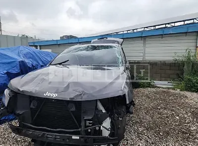 Photo 1 of 16: 2019 Jeep Straw Grand Cherokee, VIN 1C4RJFBG0KC796574 — Korean insurance auction