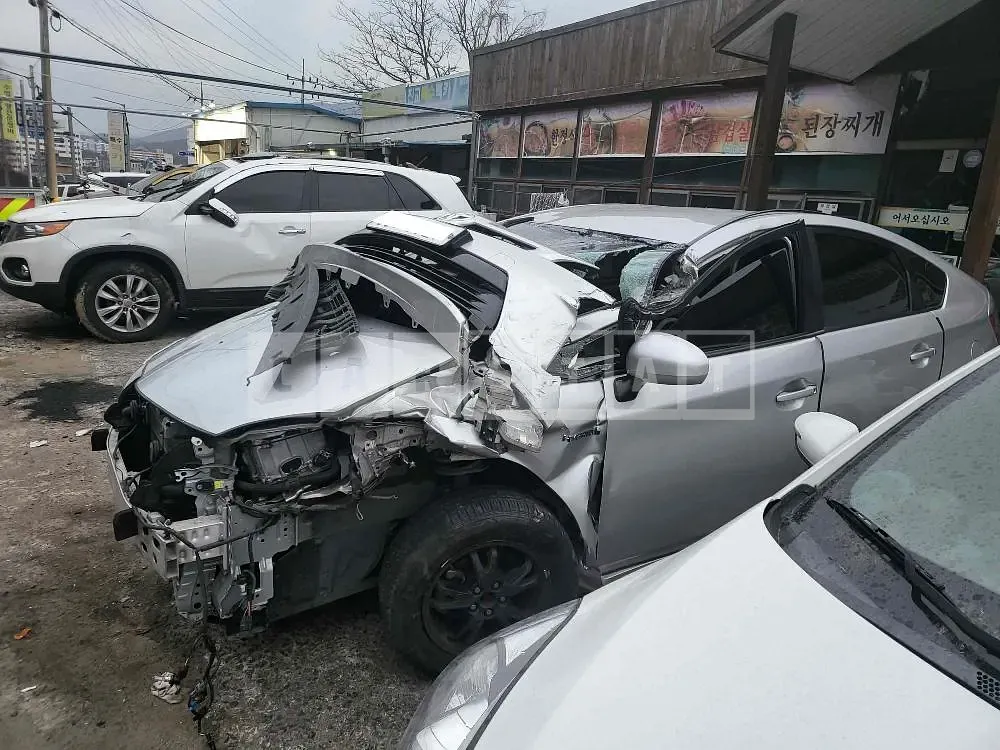 Photo 2 of 17: 2015 Toyota Prius, VIN JTDKN3DU5F1999694 — Korean insurance auction