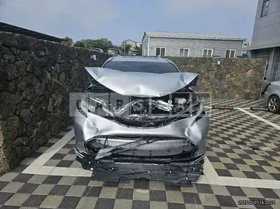 Photo 1 of 50: 2024 Toyota Sienna Hybrid AWD — Korean insurance auction