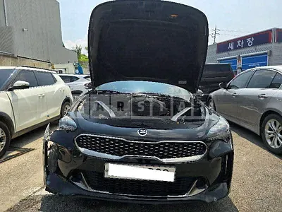 Photo 1 of 17: 2017 Kia Stinger, VIN KNAE351ABJS000606 — Korean insurance auction