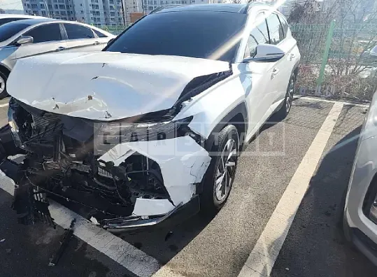 Photo 2 of 13: 2022 Hyundai Tucson, VIN KMHJE811BNU037673 — Korean insurance auction