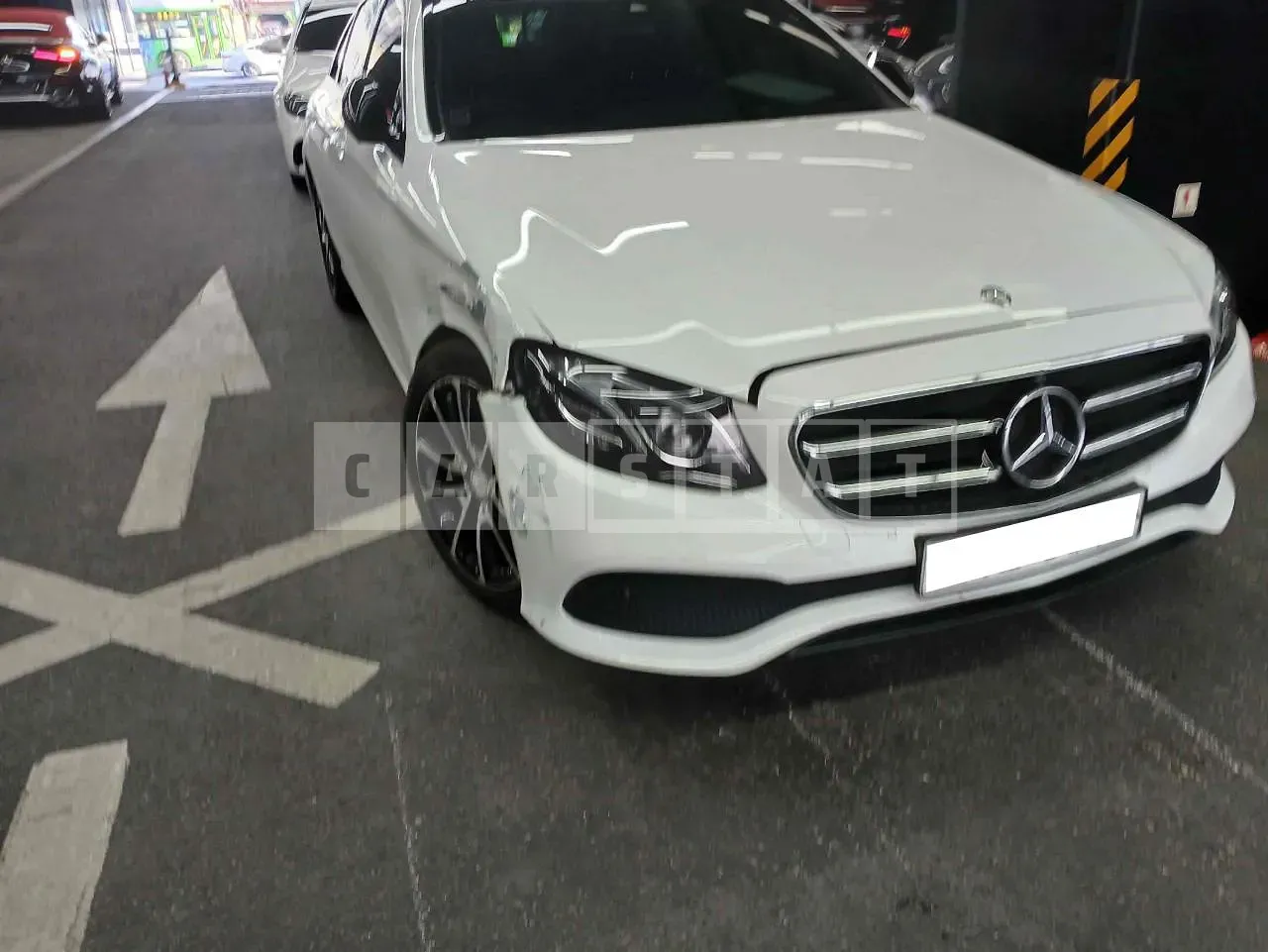 Photo 2 of 10: 2016 Mercedes-Benz E300, VIN WDDZF4JB4HA044933 — Korean insurance auction