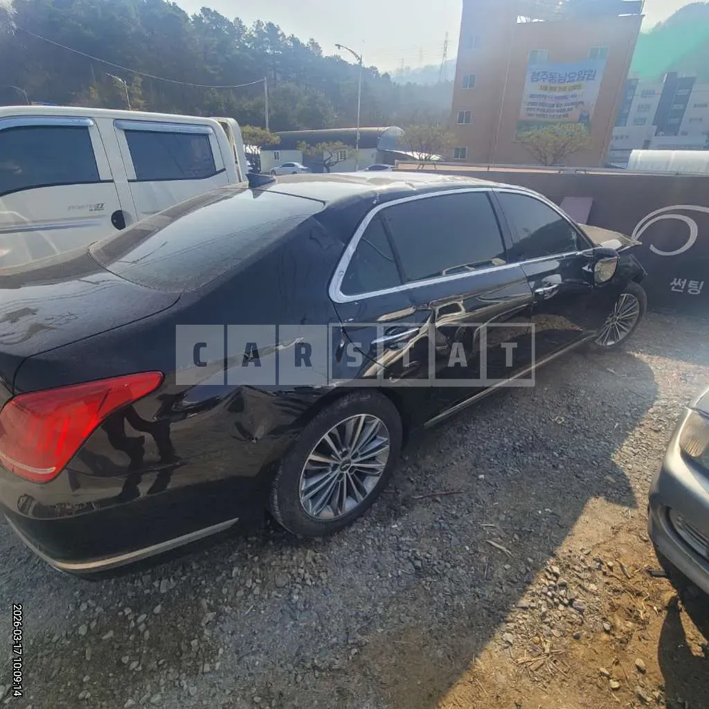 Photo 2 of 10: 2016 Genesis EQ900 — Korean insurance auction