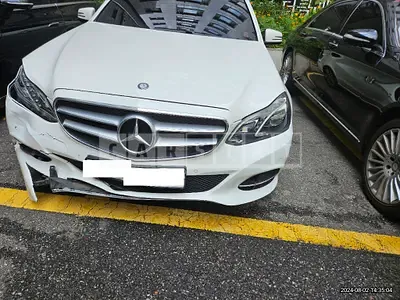 Photo 1 of 49: 2016 Mercedes-Benz E220 BlueTec — Korean insurance auction