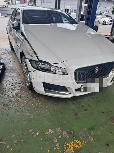 Photo 1 of 9: 2016 Jaguar XF 20d — Korean insurance auction
