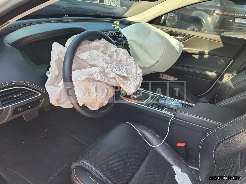 Photo 2 of 20: 2019 Jaguar XE 20d, VIN SAJAB4BN0KCP50354 — Korean insurance auction