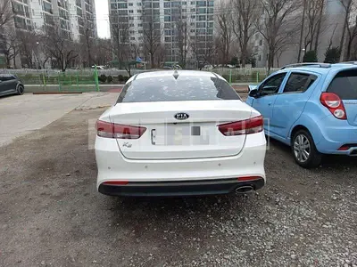 Photo 1 of 12: 2017 Kia K5 — Korean insurance auction